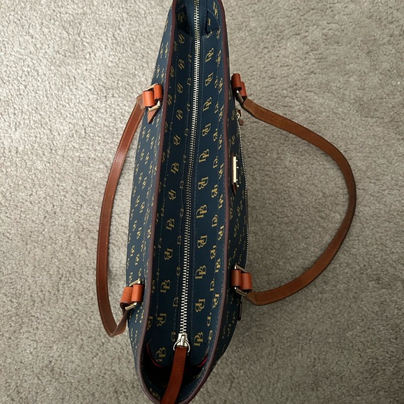 Great condition Dooney and Burke large Gretta shopper - Picture 9 of 9